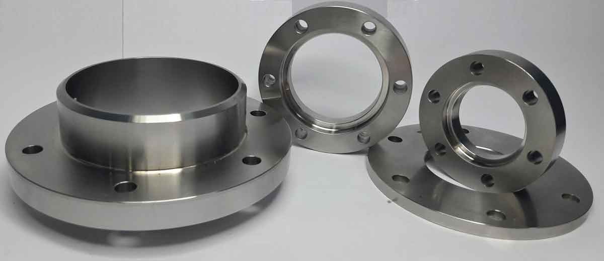 Stainless steel flanges — weld-neck and slip-on, multiple sizes